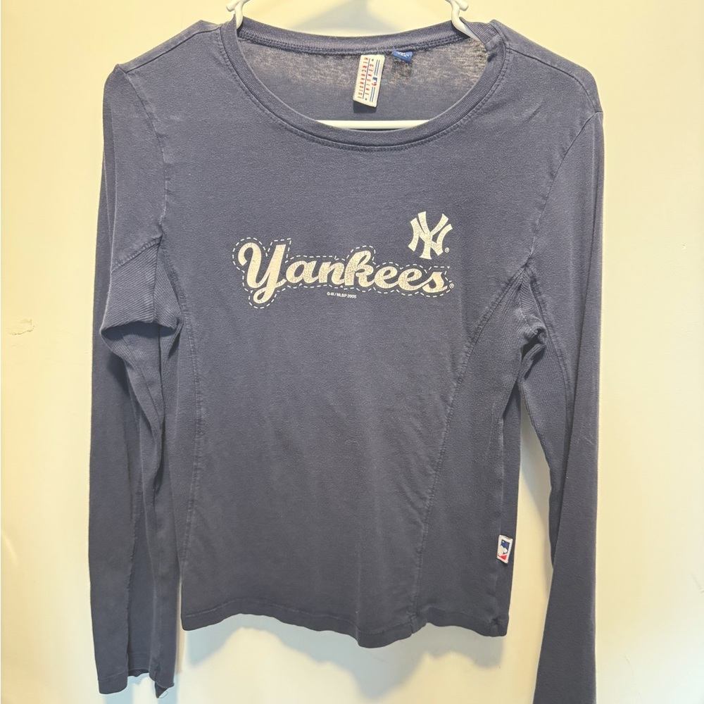 Vintage Yankees Long sleeve top; reads as size L, definitely S or M